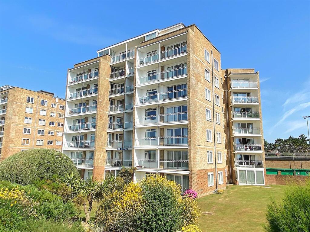 25 St Kitts - Front.jpg