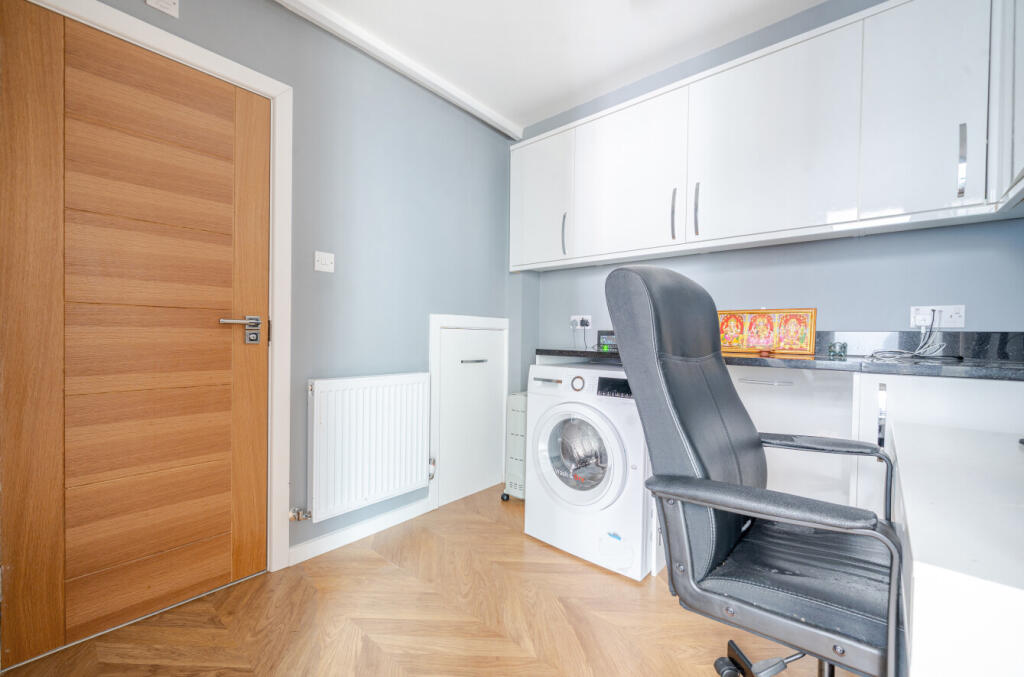 1313635-7-685970a...