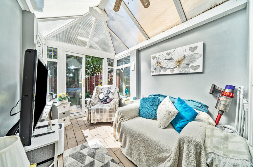 24-6822136e95447-...