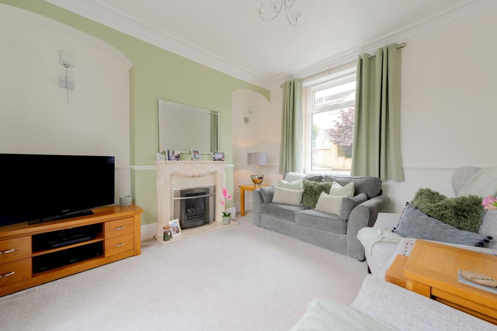 KITCHEN DINER AND LOUNGE