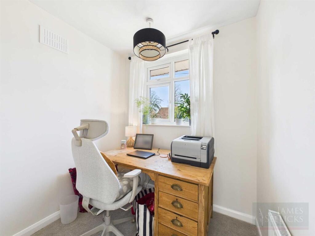 Bedroom/Office/Nursery