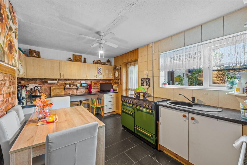 kitchen / diner