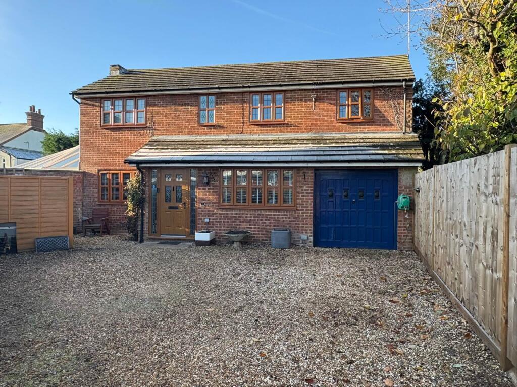 Orchard Way, Wing