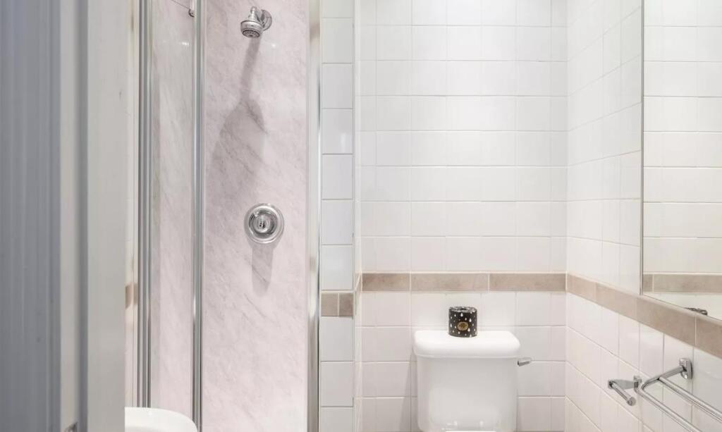 Bathroom.jpeg