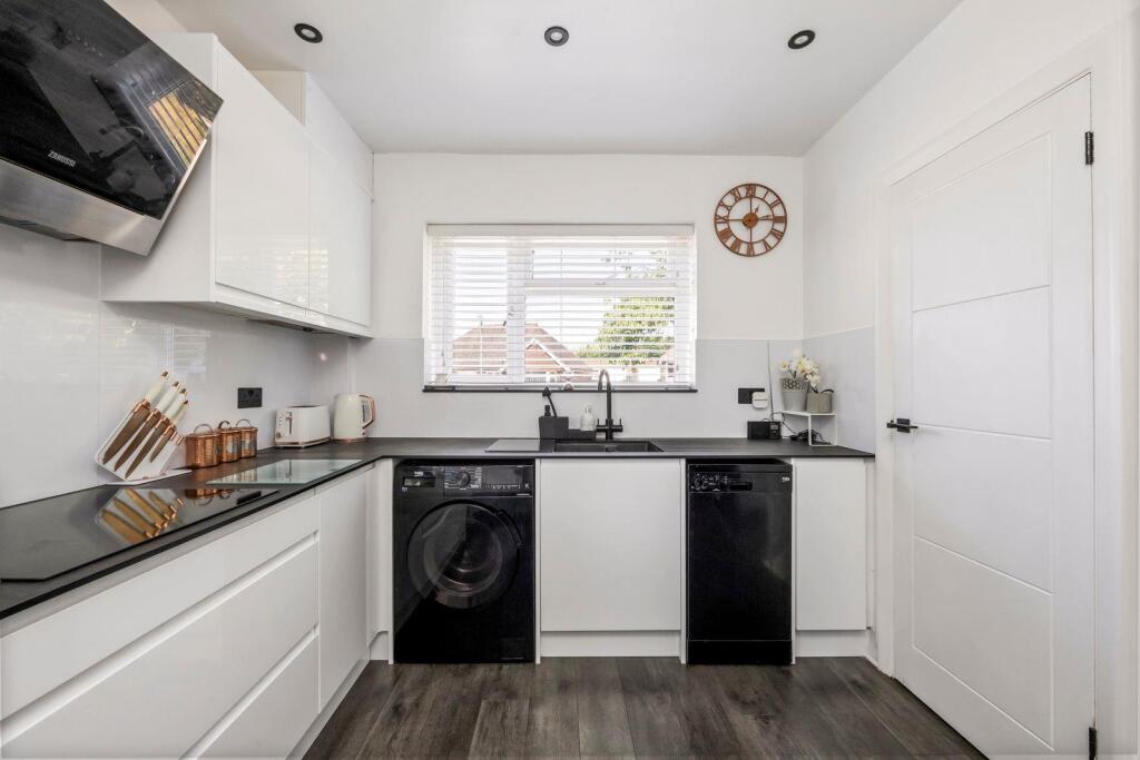 Greenleas 4 KITCHEN2.jpeg