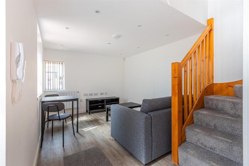 Richards Terrace 61, 2 (1 of 10).jpg