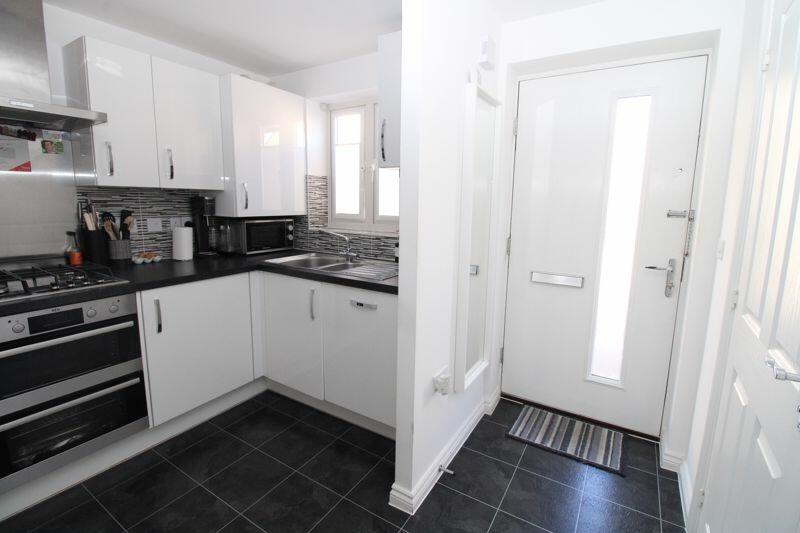 Kitchen/Entrance