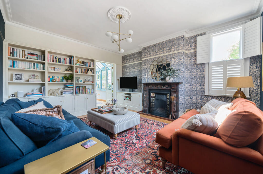 1305248-4-68540f8...