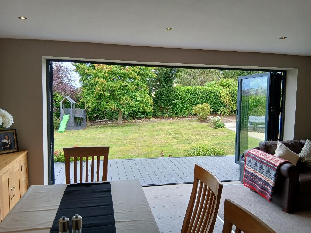DINING ROOM/LOUNGE