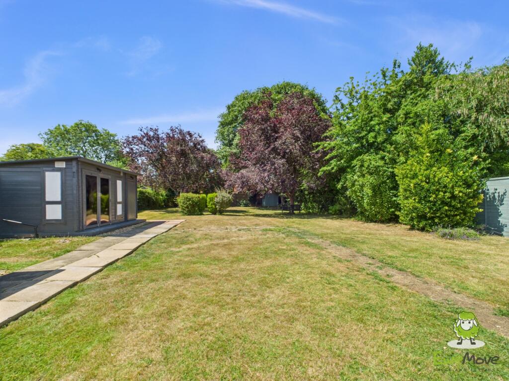 EweMove Basingstoke Estate Agents - 24 Byfleet Ave