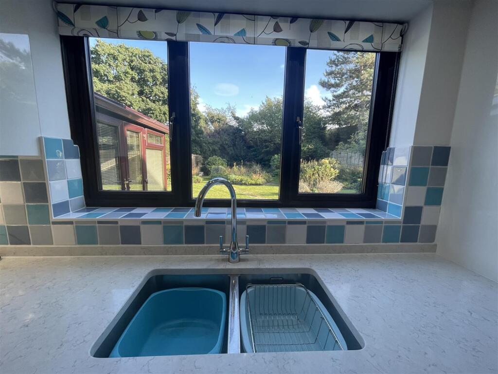 kitchen 4.jpg