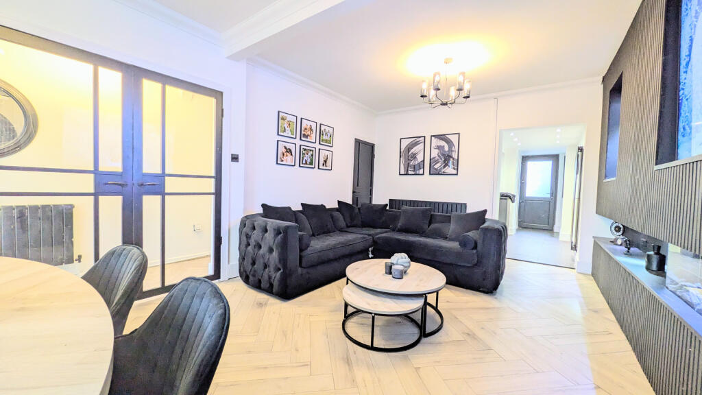 PXL_20251205_105151602.MP~2