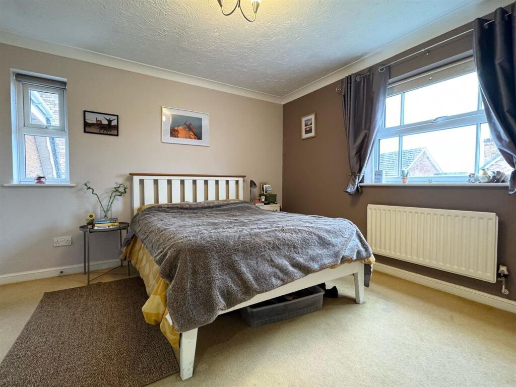 Master bedroom 1.jpg