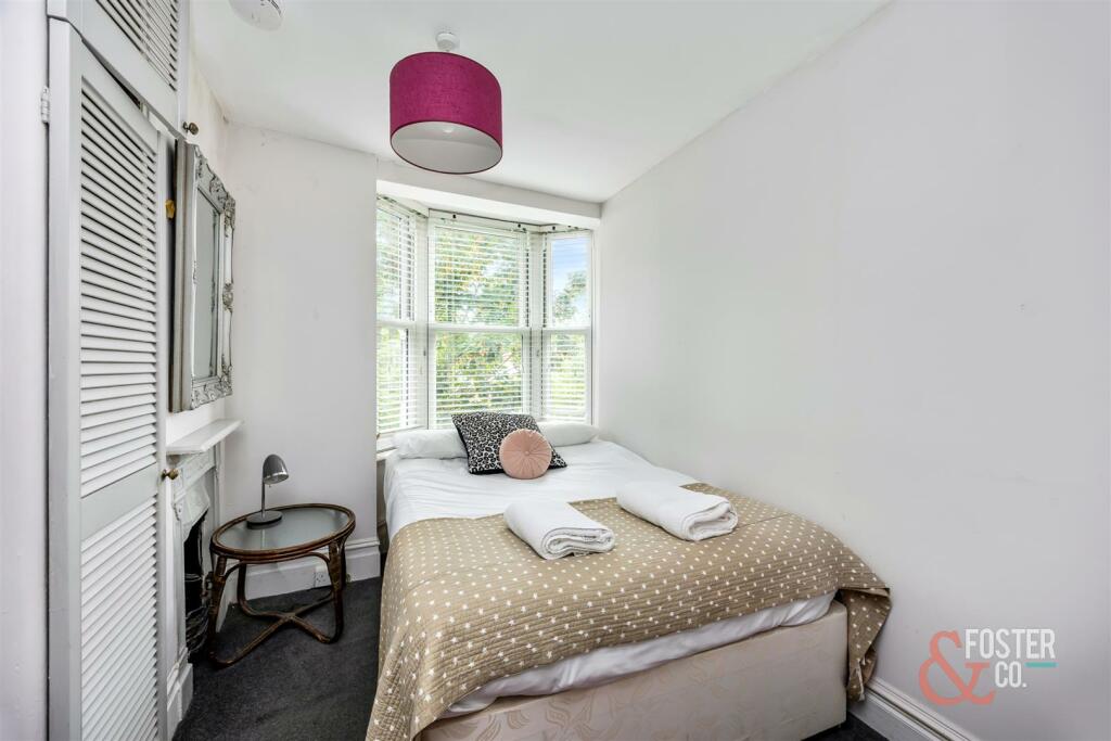 Queens Park Road, 116-013.jpg