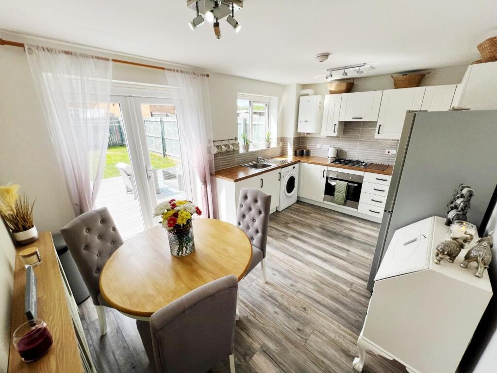 Kitchen / Dining room