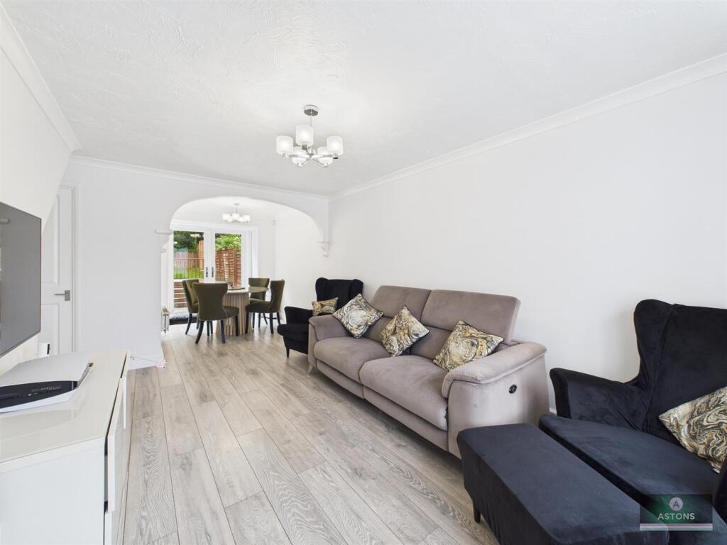 Lounge/Dining Room