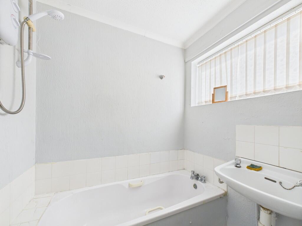 CAM01835G0-PR0272...