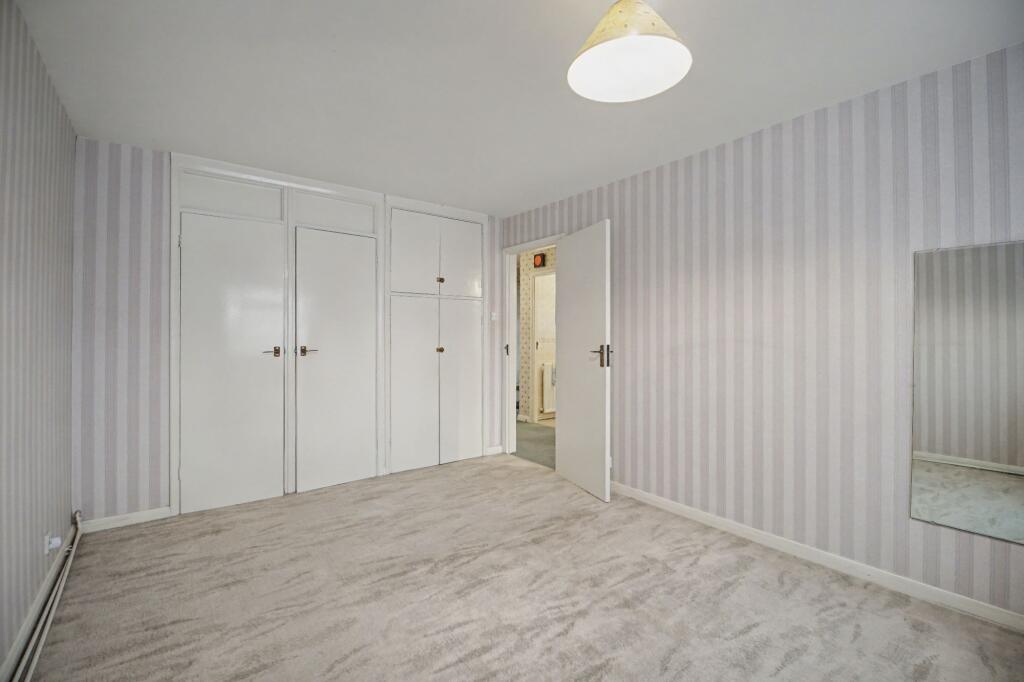 Flat 1 Woodglen, Bishopsford Road, Morden, SM4 6AW
