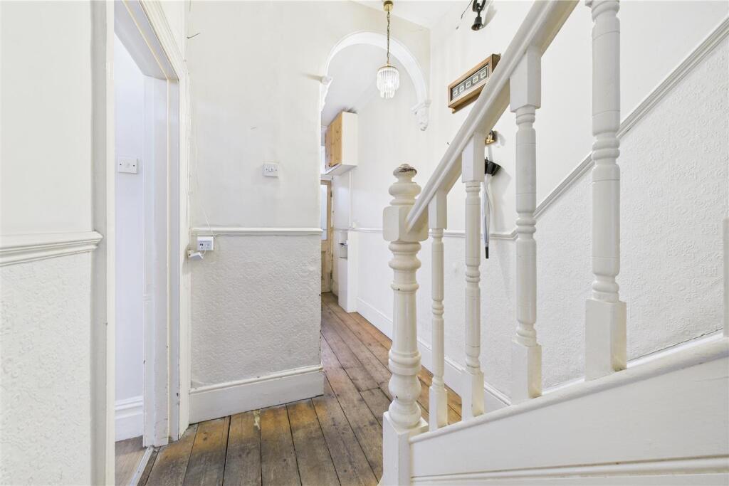 9 Christina Terrace, Hotwells, Bristol BS8 4QB | P