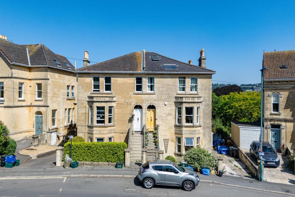 Flat 4 78 Lower Oldfield Park BA2 3HP-17.jpg