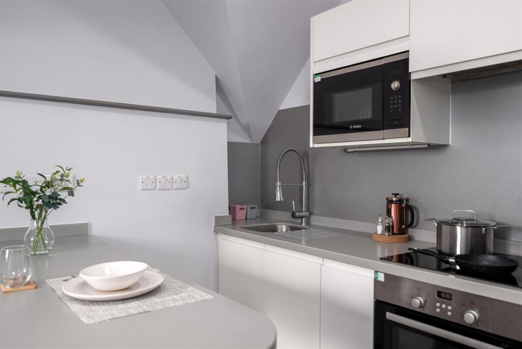 Manor house 10 v3.jpeg