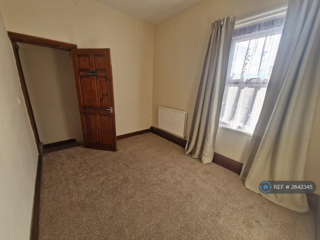Small Bedroom