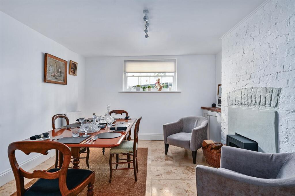 22 Croft road tn34 (10).jpg
