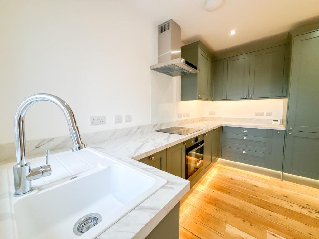 Kitchen/ Breakfast Room