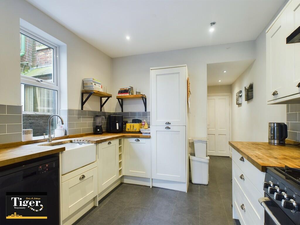 CAM02176G0-PR0176...