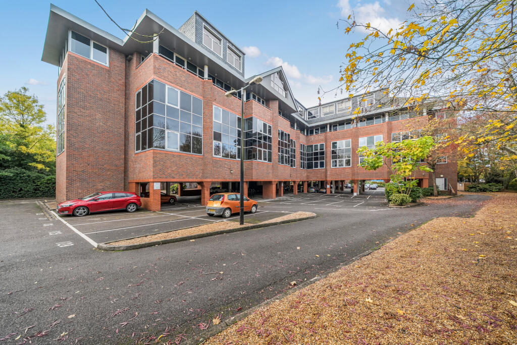 1371521-2-68f7515...