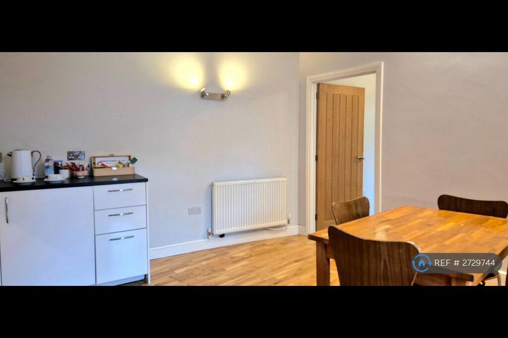 Kitchen/Living Area