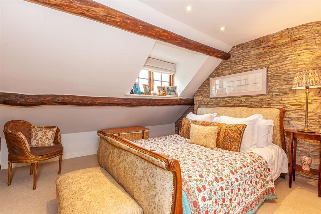 Master Bedroom 1.jpg