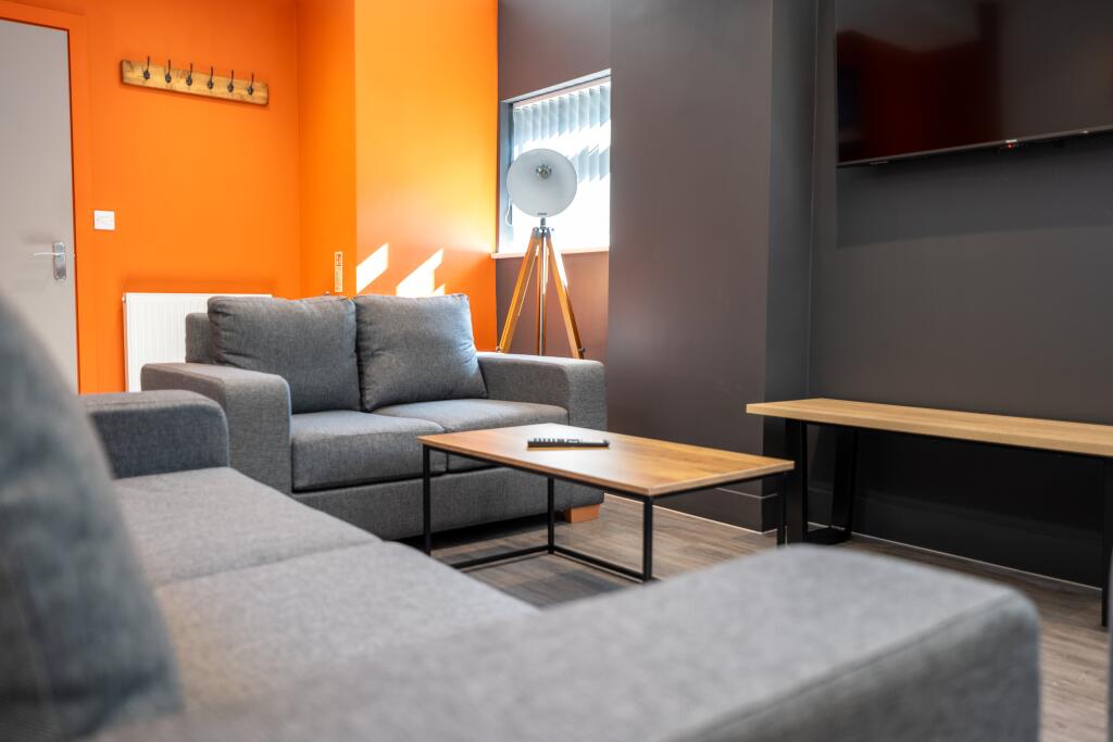 living area 3