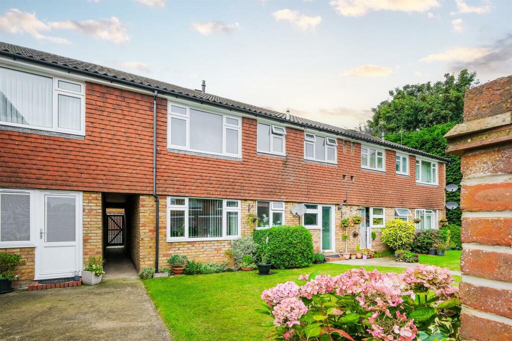 50 Ladycroft Way-25_web.jpg