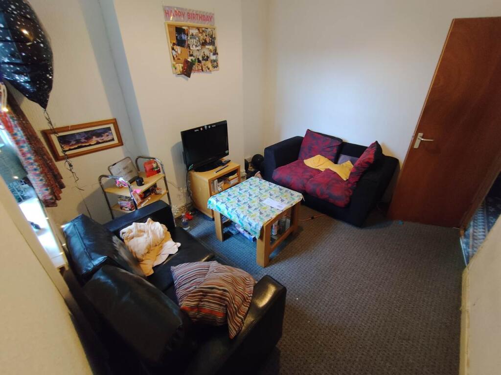 Living room (2)