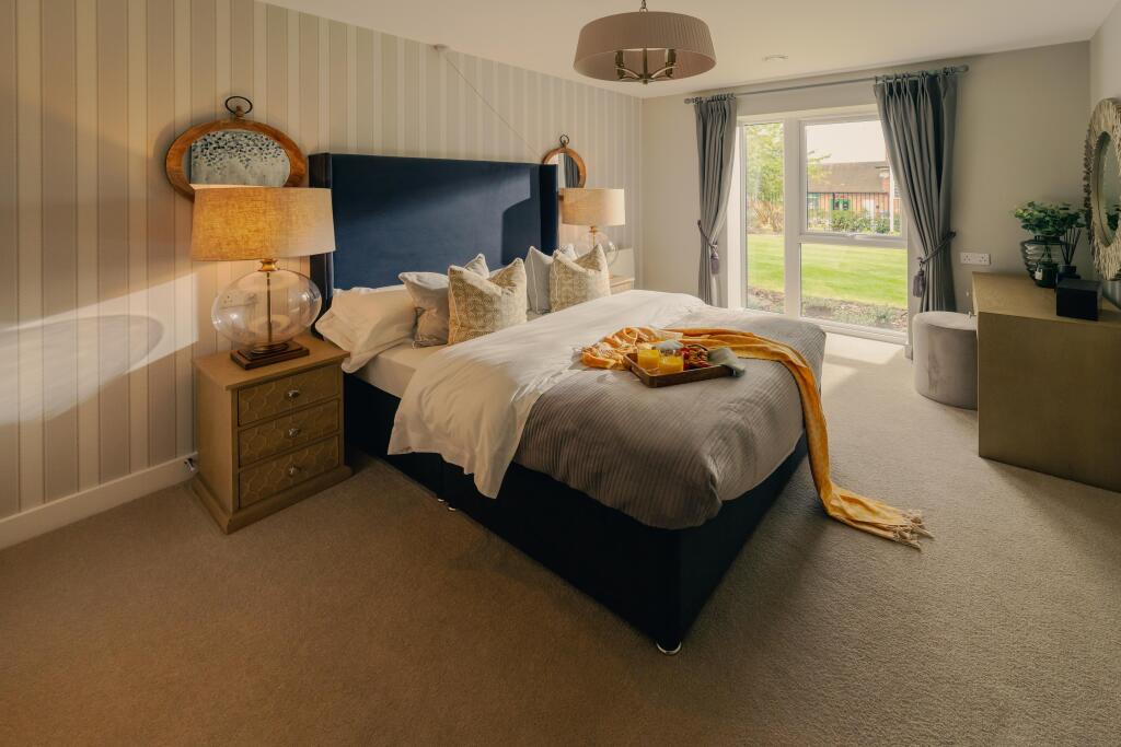Stowe Place, Lichfield - Master Bedroom  