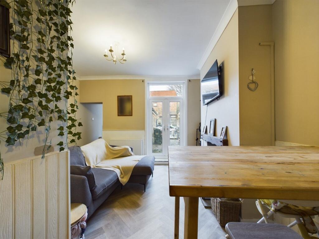 Living/Dining Area