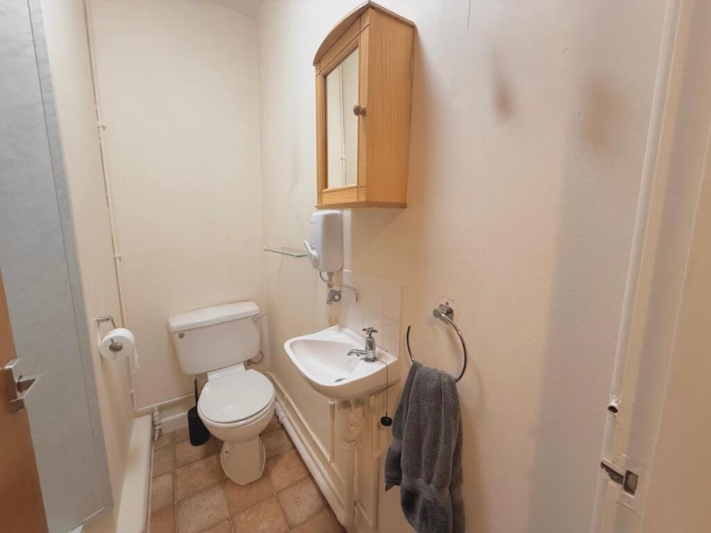 Shower Room.jpg
