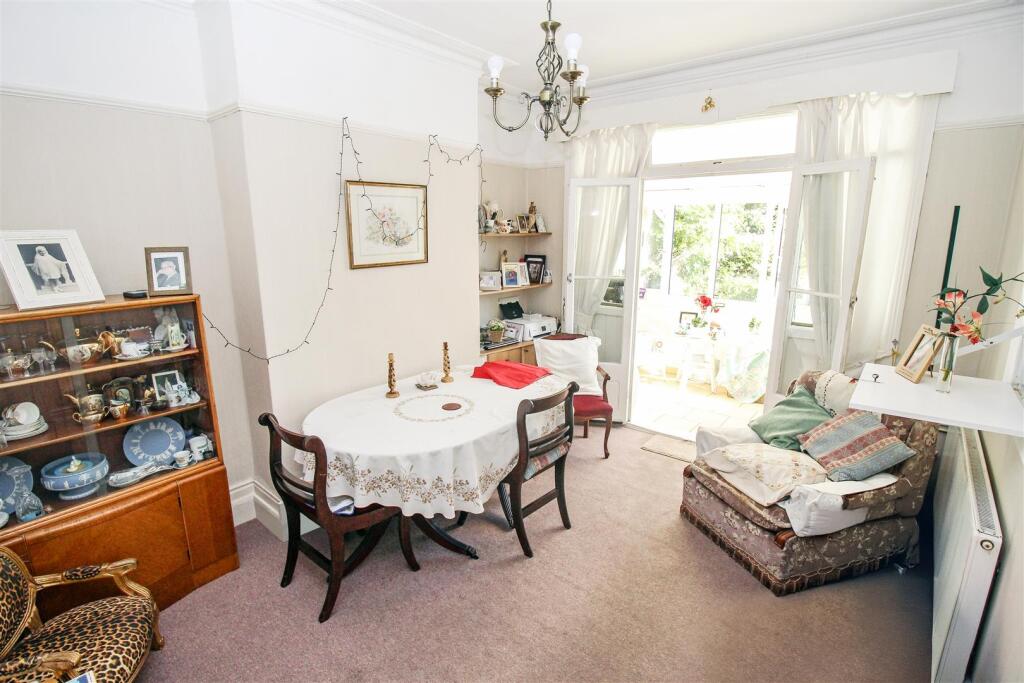 Dining Room.jpg