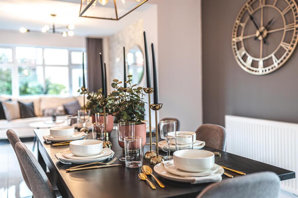 KITCHEN DINER