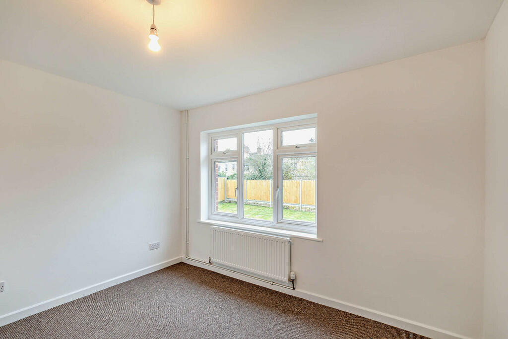 8630413-interior0...