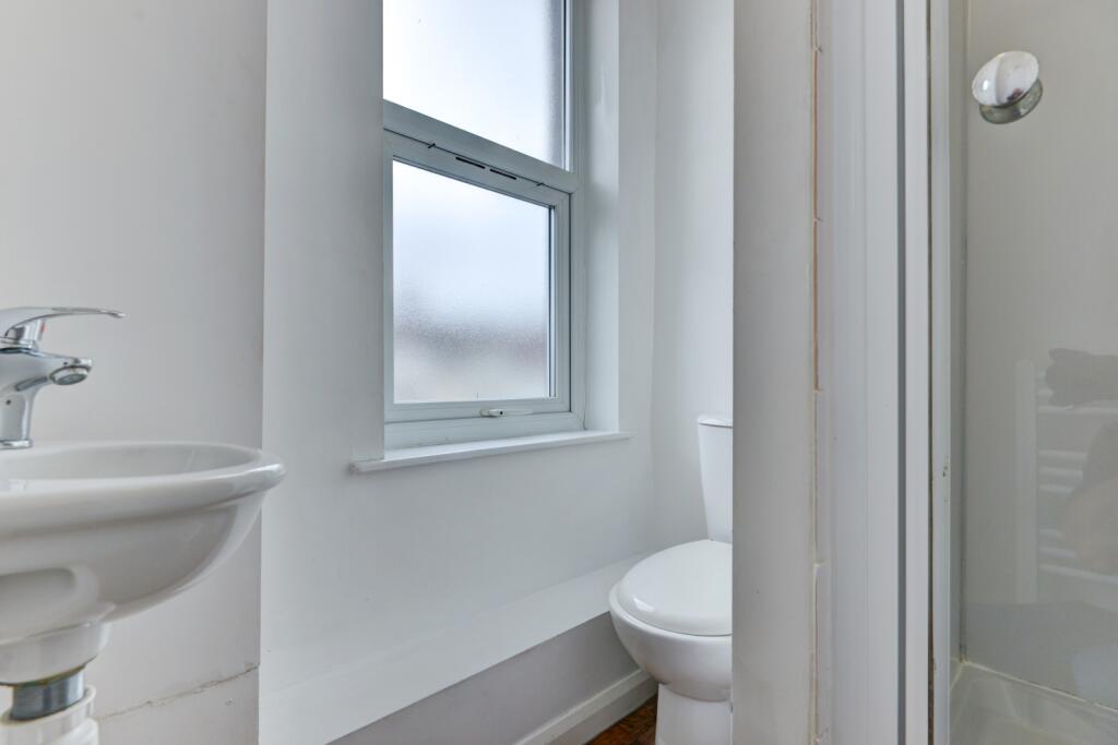 BATHROOM (3)