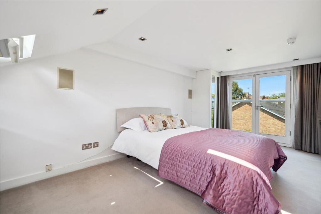 Glebe Street, W4 - FOR SALE