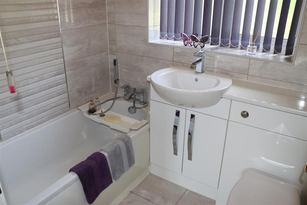 LUXURY FAMILY BATHROOM