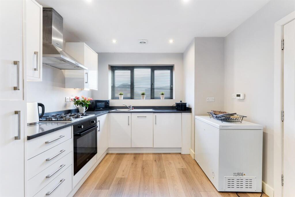 6 Lark Hill Court-27.jpg