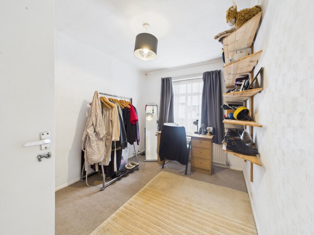 CAM01740G0-PR0434-STILL011