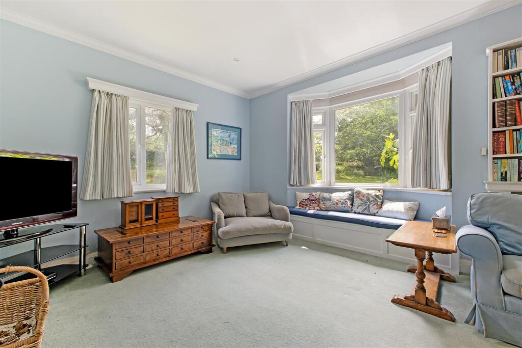 Living Room (2)
