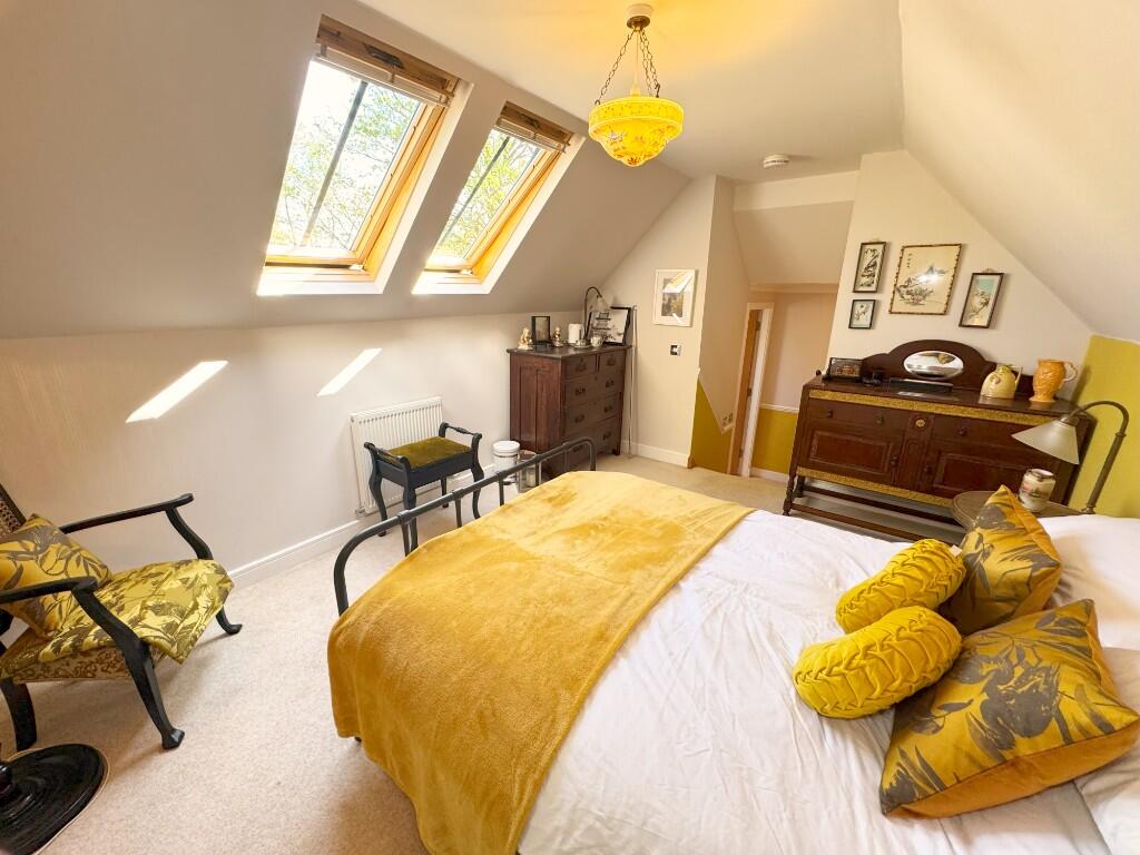 Bedroom 2 (2)