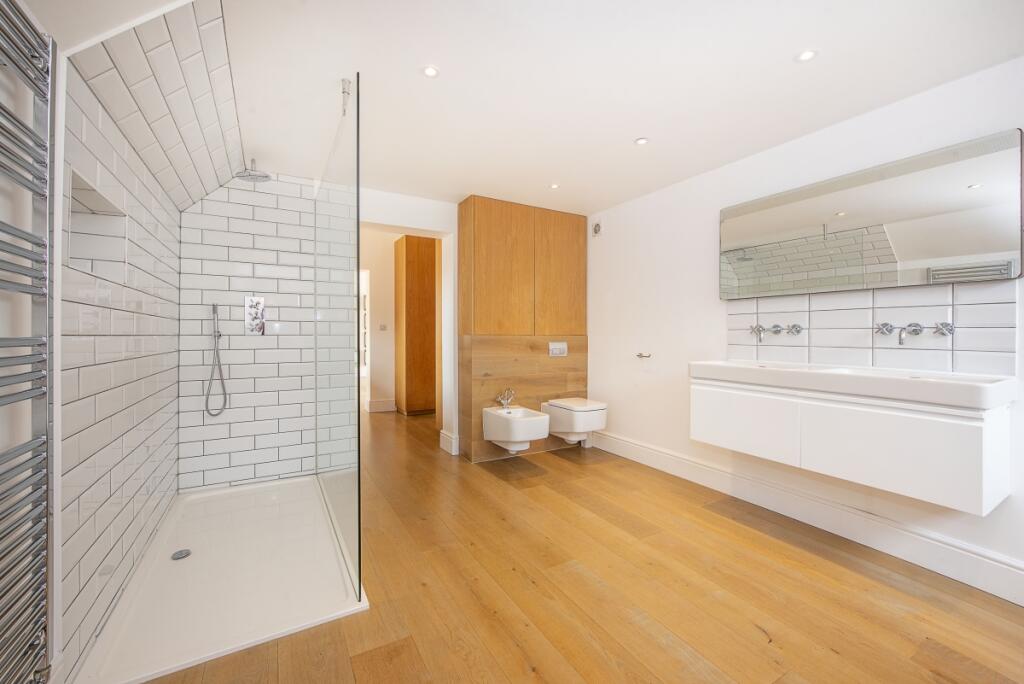 the-coach-house-c...