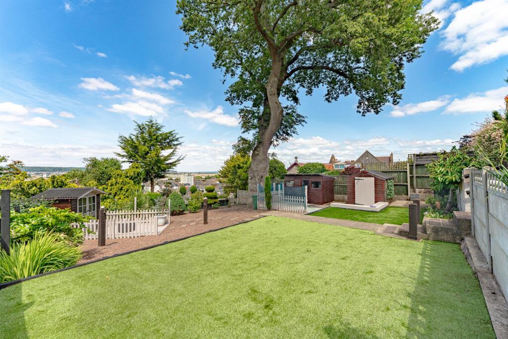 5 Rochester Close 17.jpg